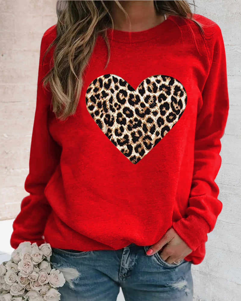Tatjana – Leo-Sweatshirt mit Herzmuster