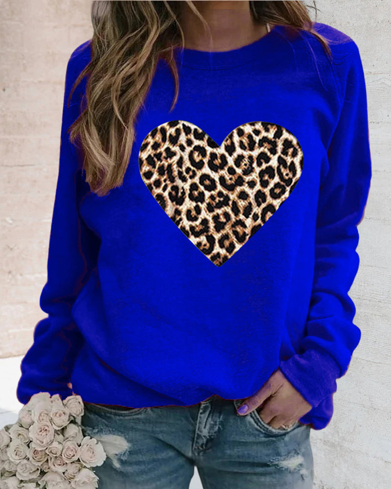 Tatjana – Leo-Sweatshirt mit Herzmuster