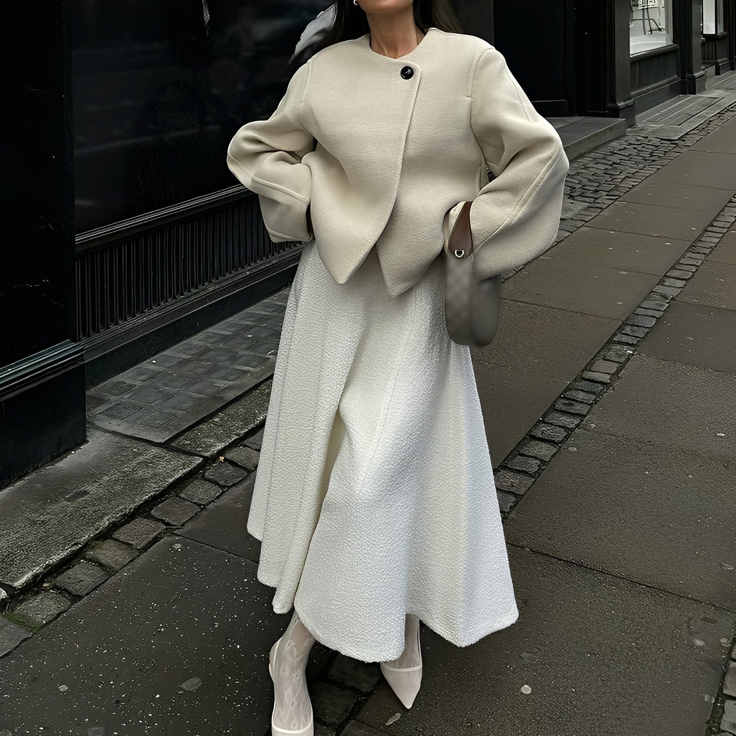 Beatrice - Eleganter kurzer Damenmantel aus Wolle