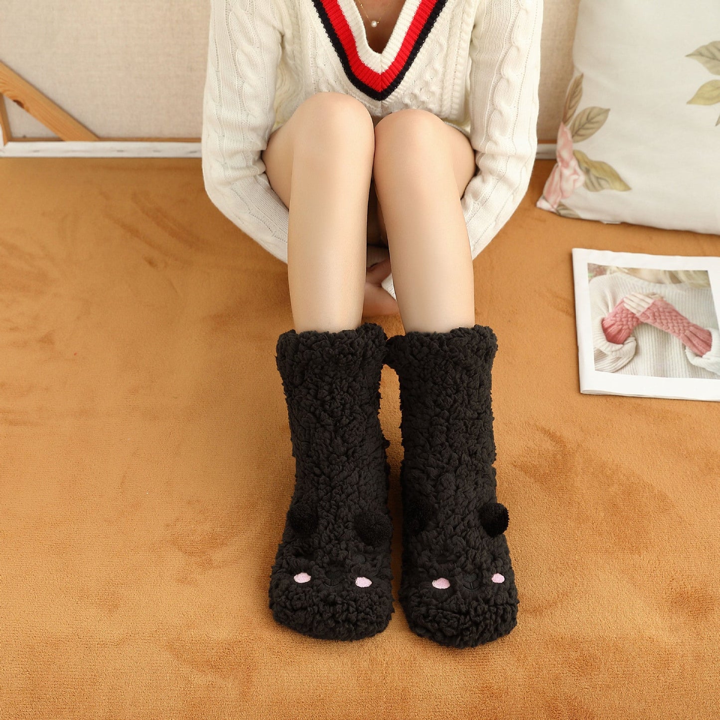 Bethany - Stilvolle Haus- und Samtsocken für Damen