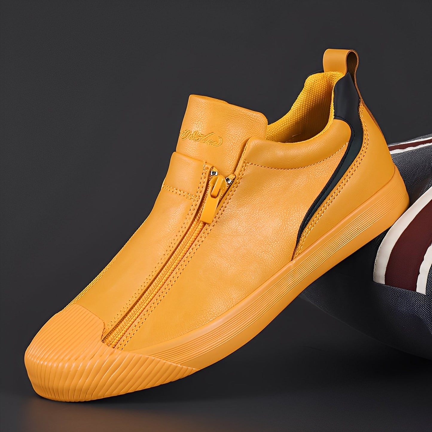 Jerred - Moderne Herrenschuhe aus Leder mit Zipper