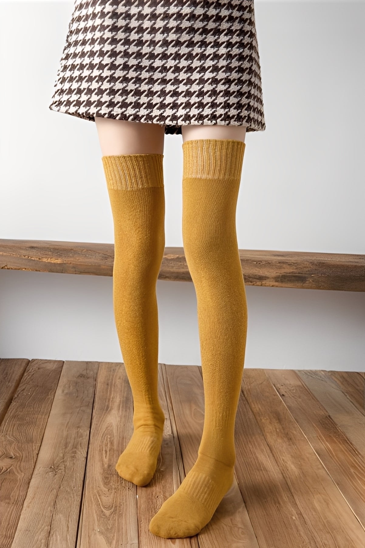 Hillary - Gemütliche, warme Samt-Overknee-Socken für Damen