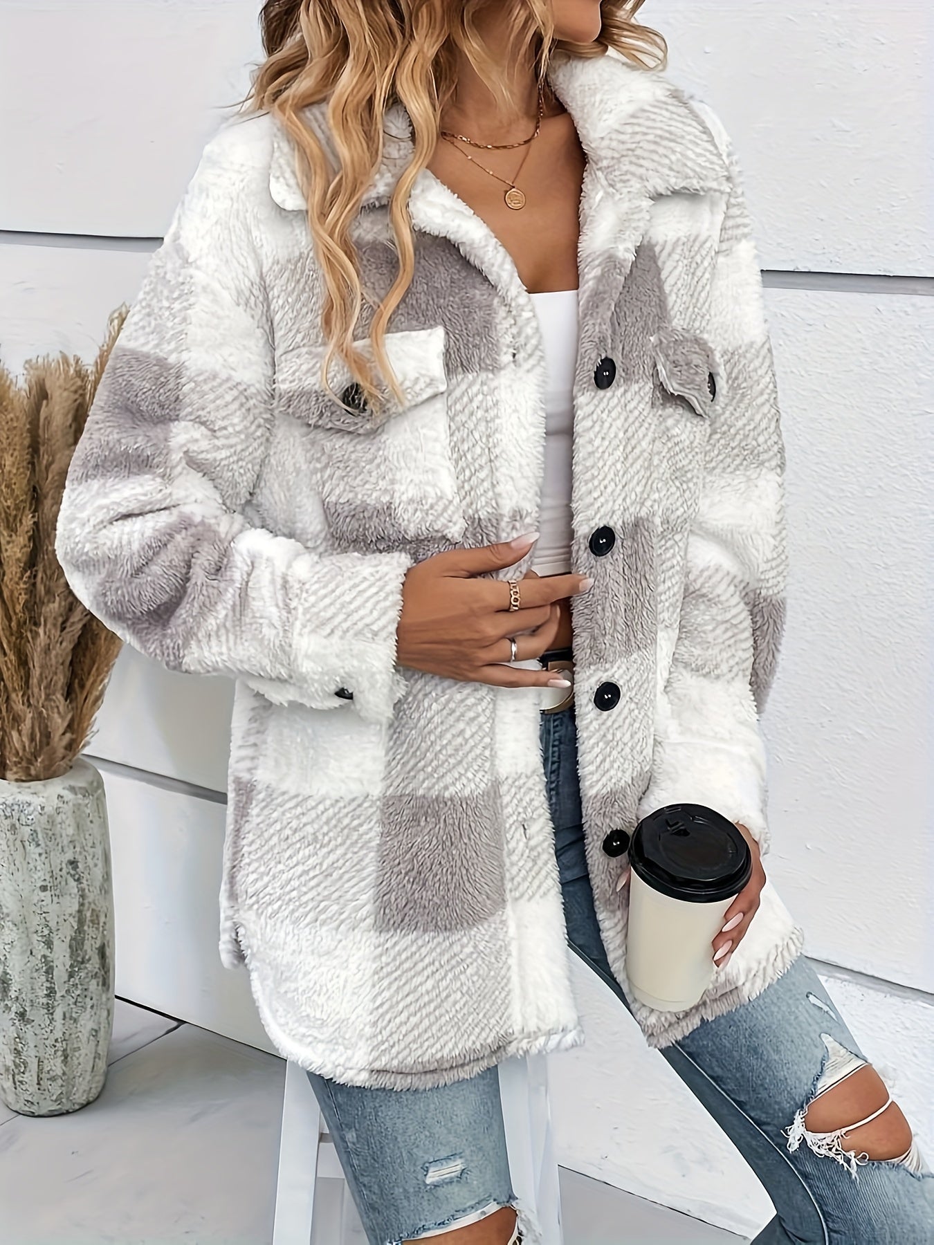 Alice – Flauschige Karo-Jacke