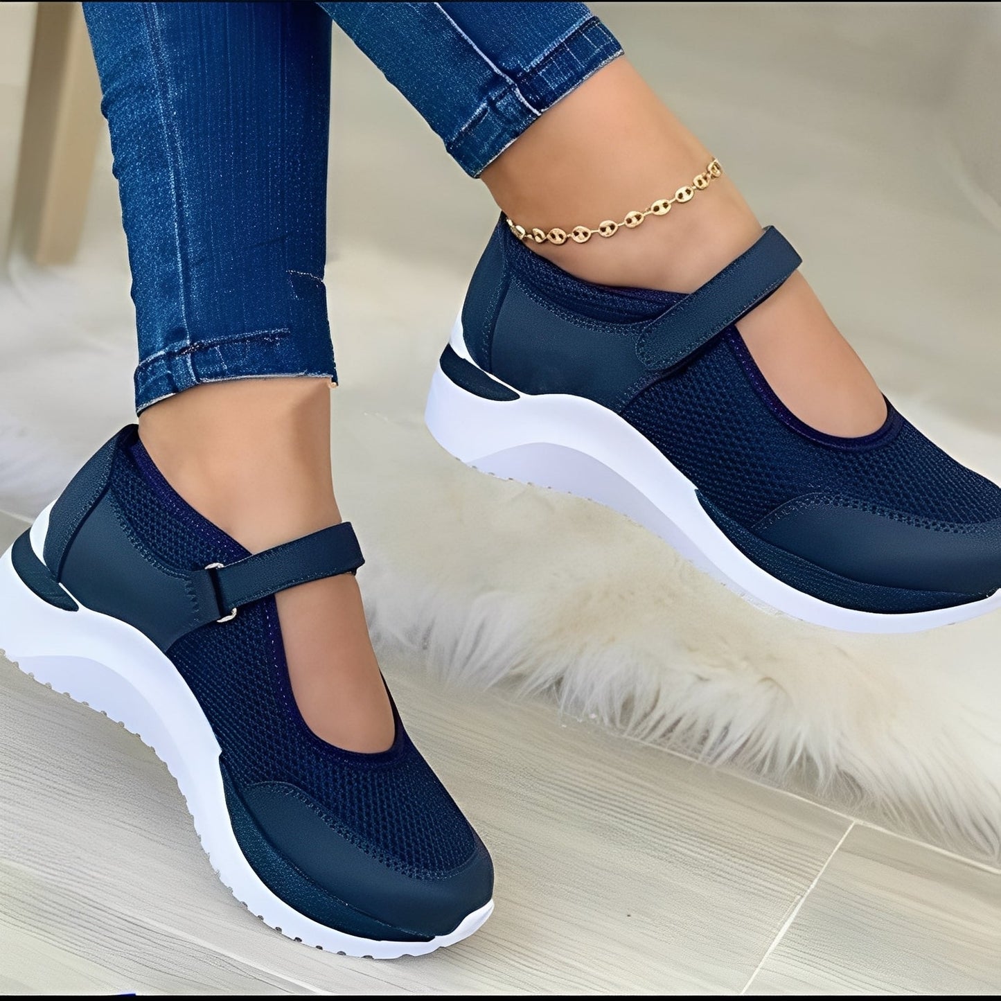 Nichola - Moderne Damensandalen mit Netzriemen