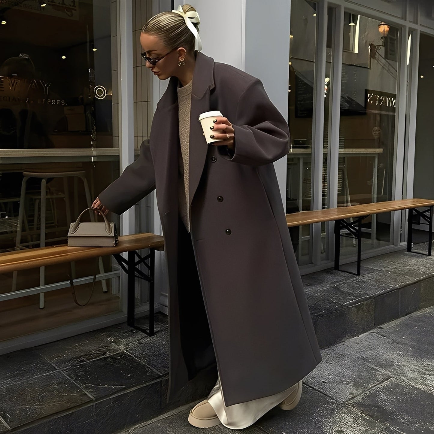 Veronica - Stilvoller, langer Damenmantel mit lockerer Schnittform