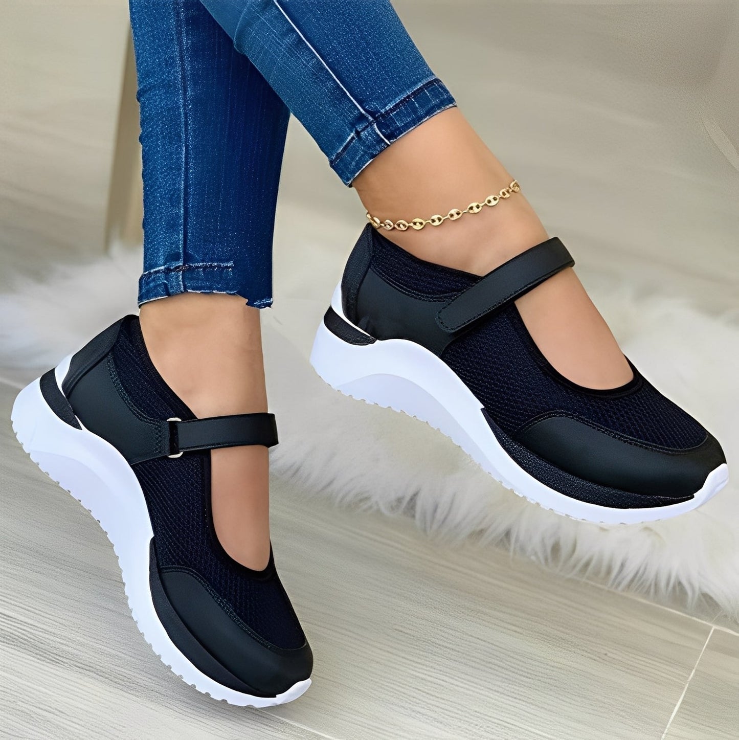 Nichola - Moderne Damensandalen mit Netzriemen