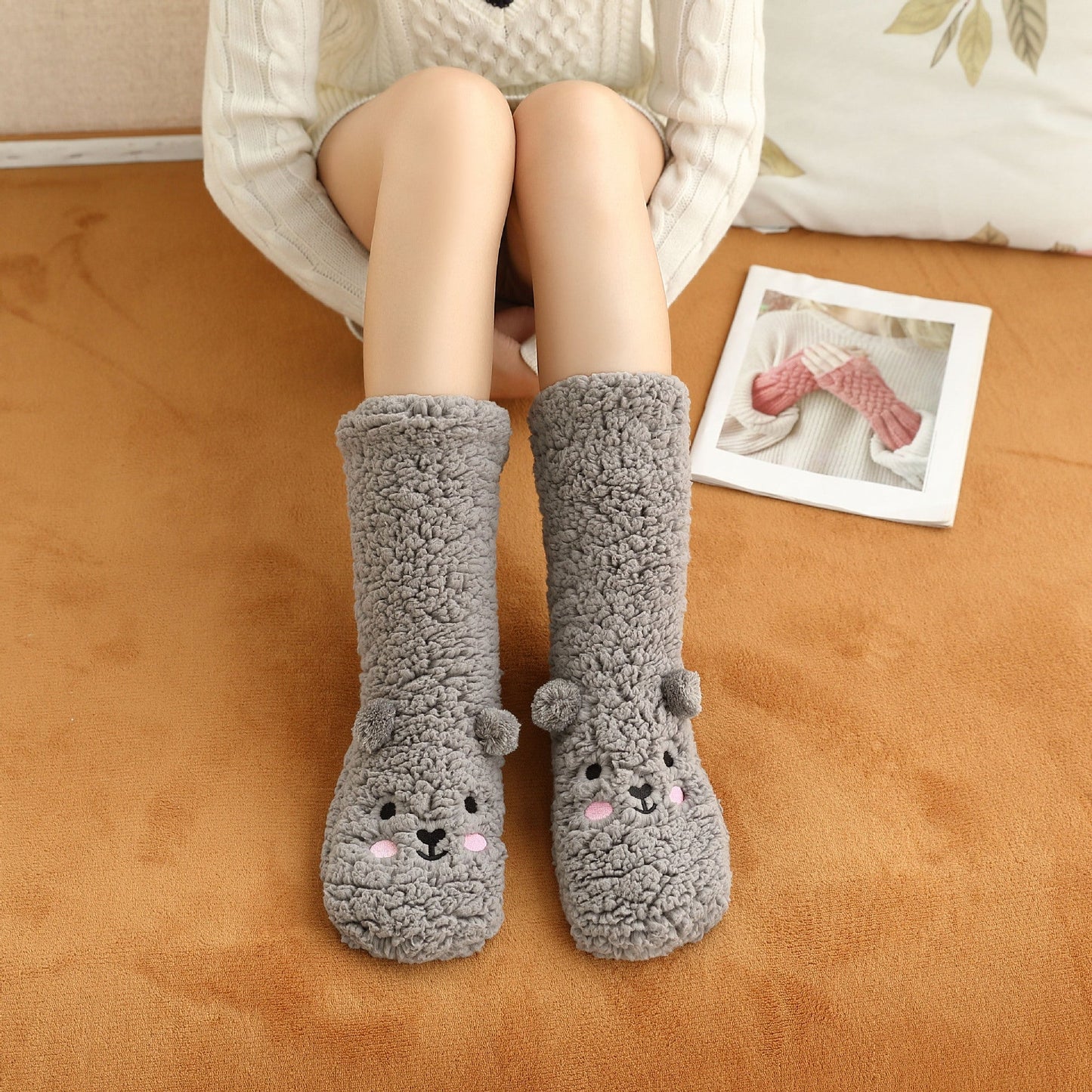 Bethany - Stilvolle Haus- und Samtsocken für Damen