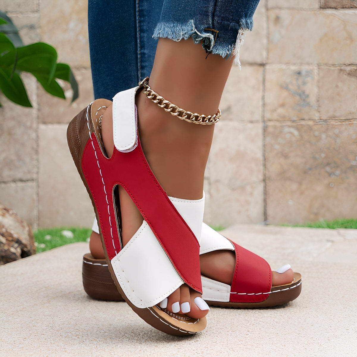 Clarissa - Bequeme Keilsandalen mit Kreuzriemen für Frauen
