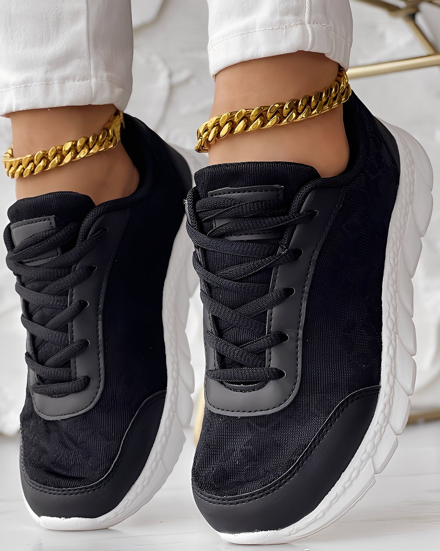 Elisabeth - Bequeme, luftige Frauenschuhe mit Blumendekor
