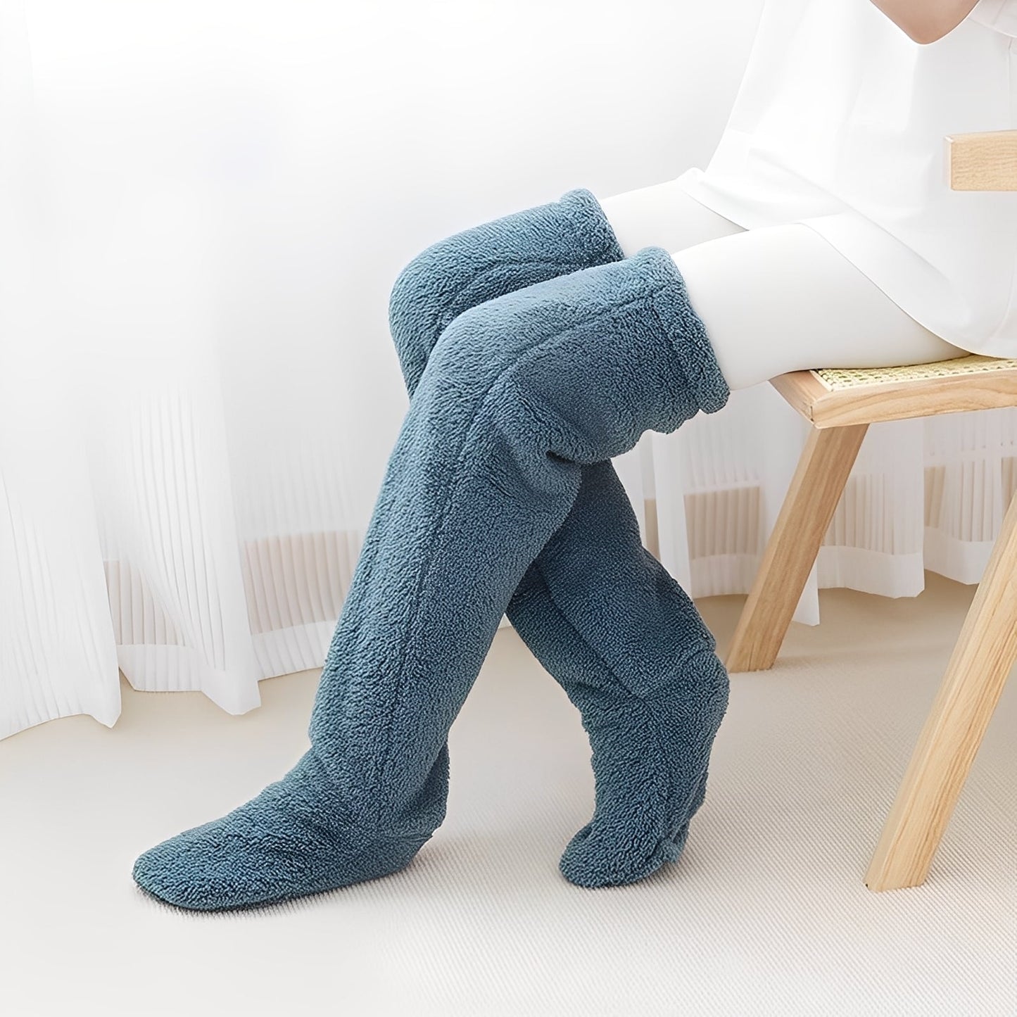Camellia - Warme, knielange Wintersocken für Damen