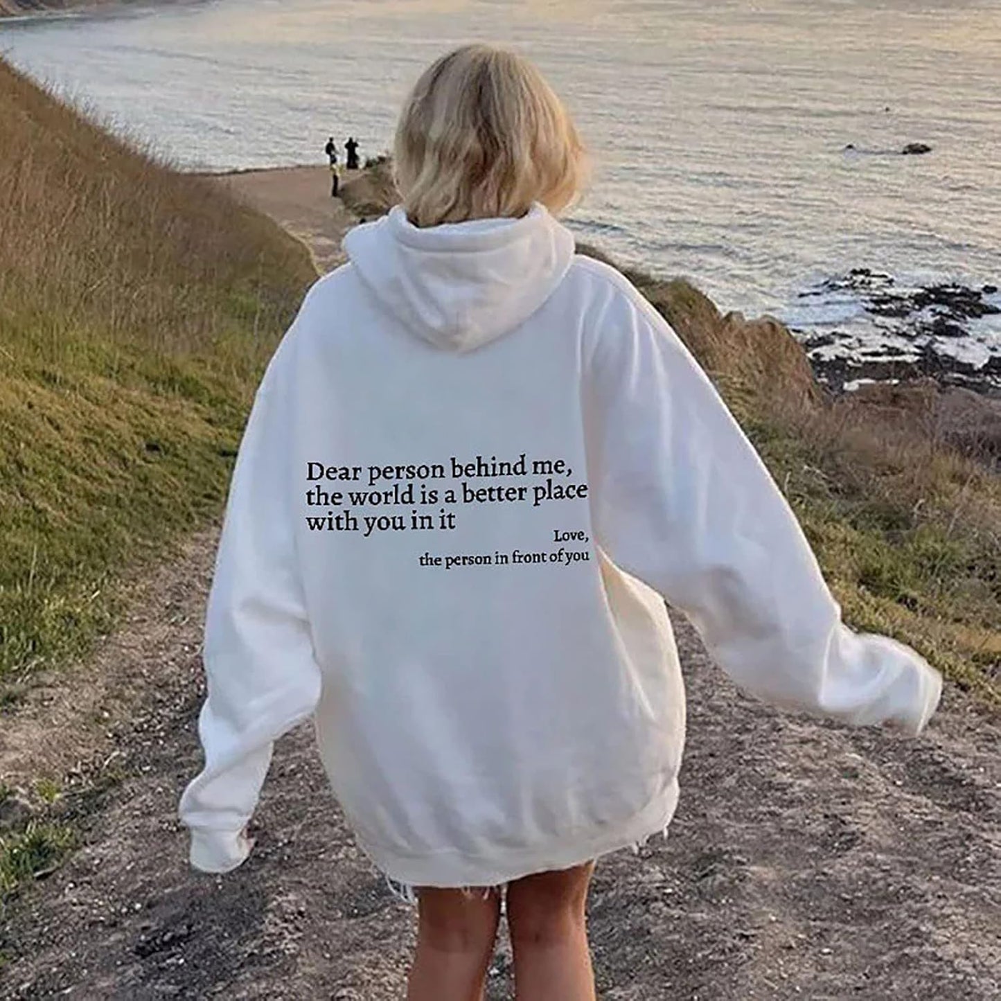 Liebe Person – Hoodie mit Statement-Rückenaufdruck
