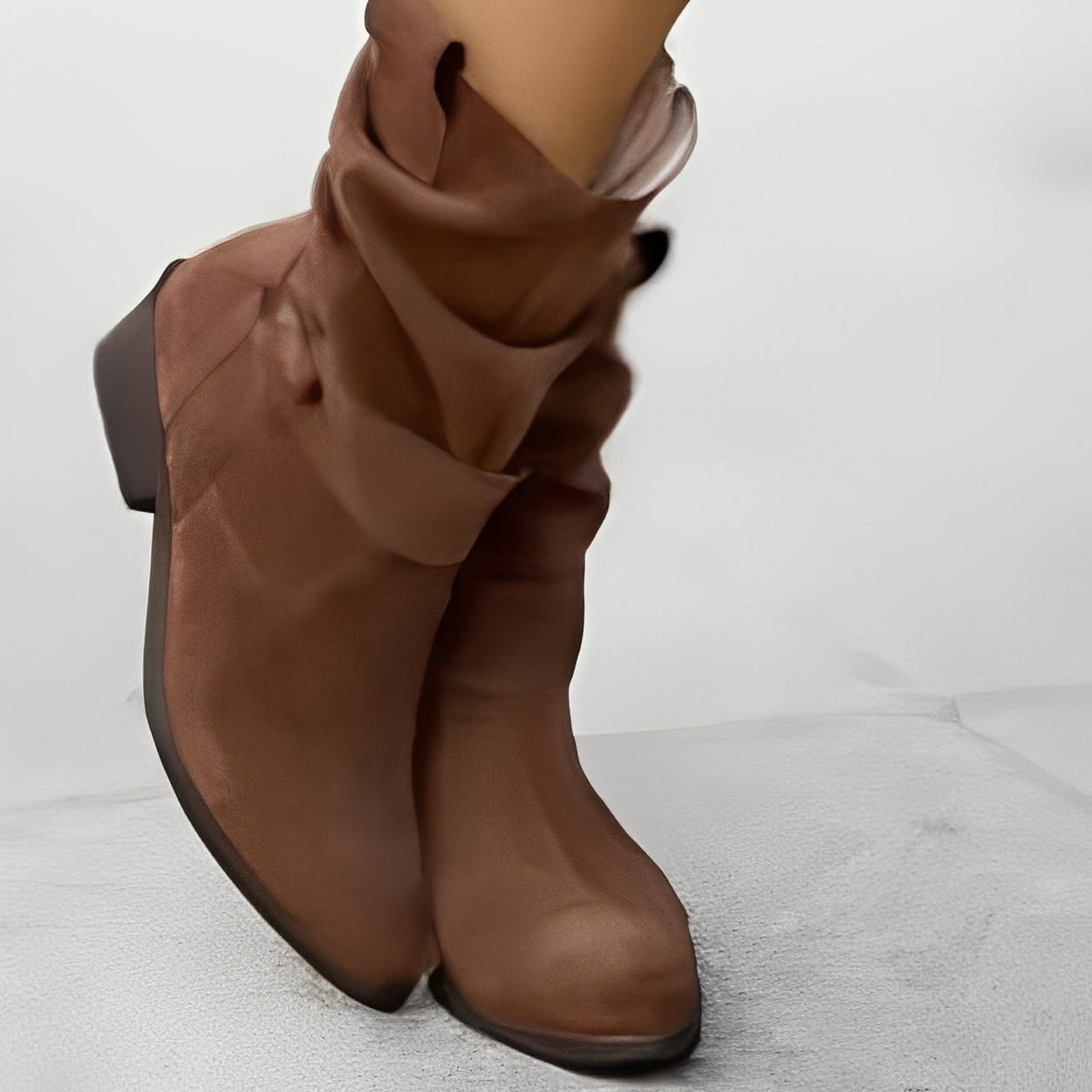 Celestine - Modische kurze Stiefel mit runder Spitze für Frauen