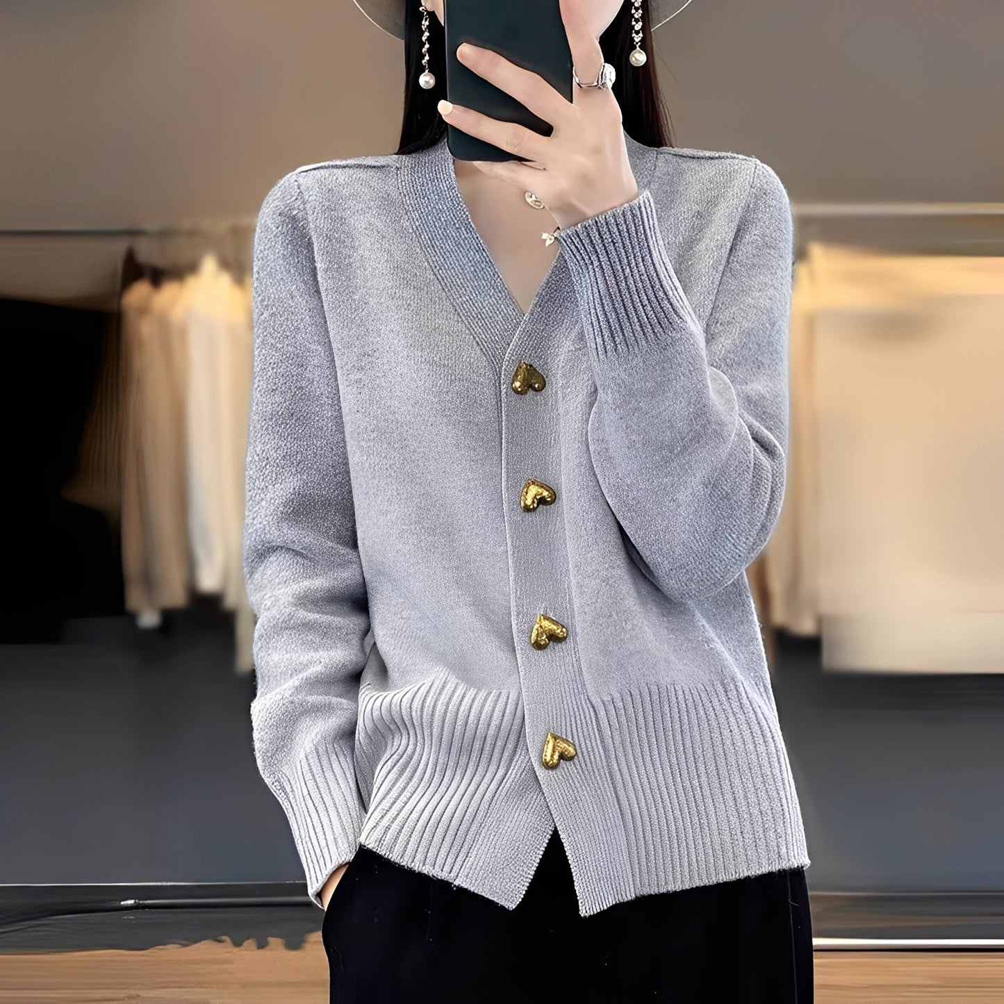 Valarie - Damen-Strickjacke mit Herzknöpfen