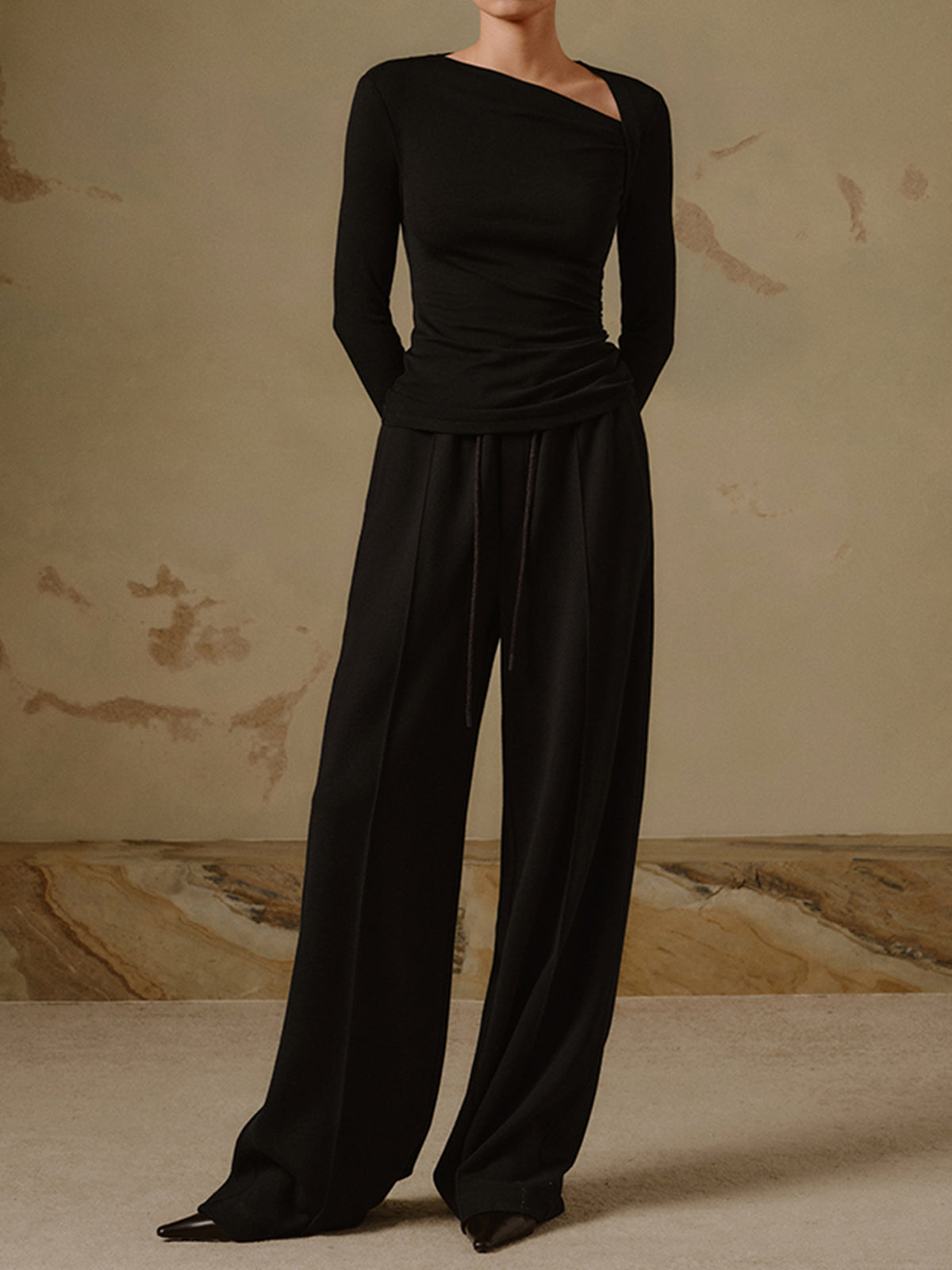 Selina – Gestreiftes Asymmetrisches Langarmshirt