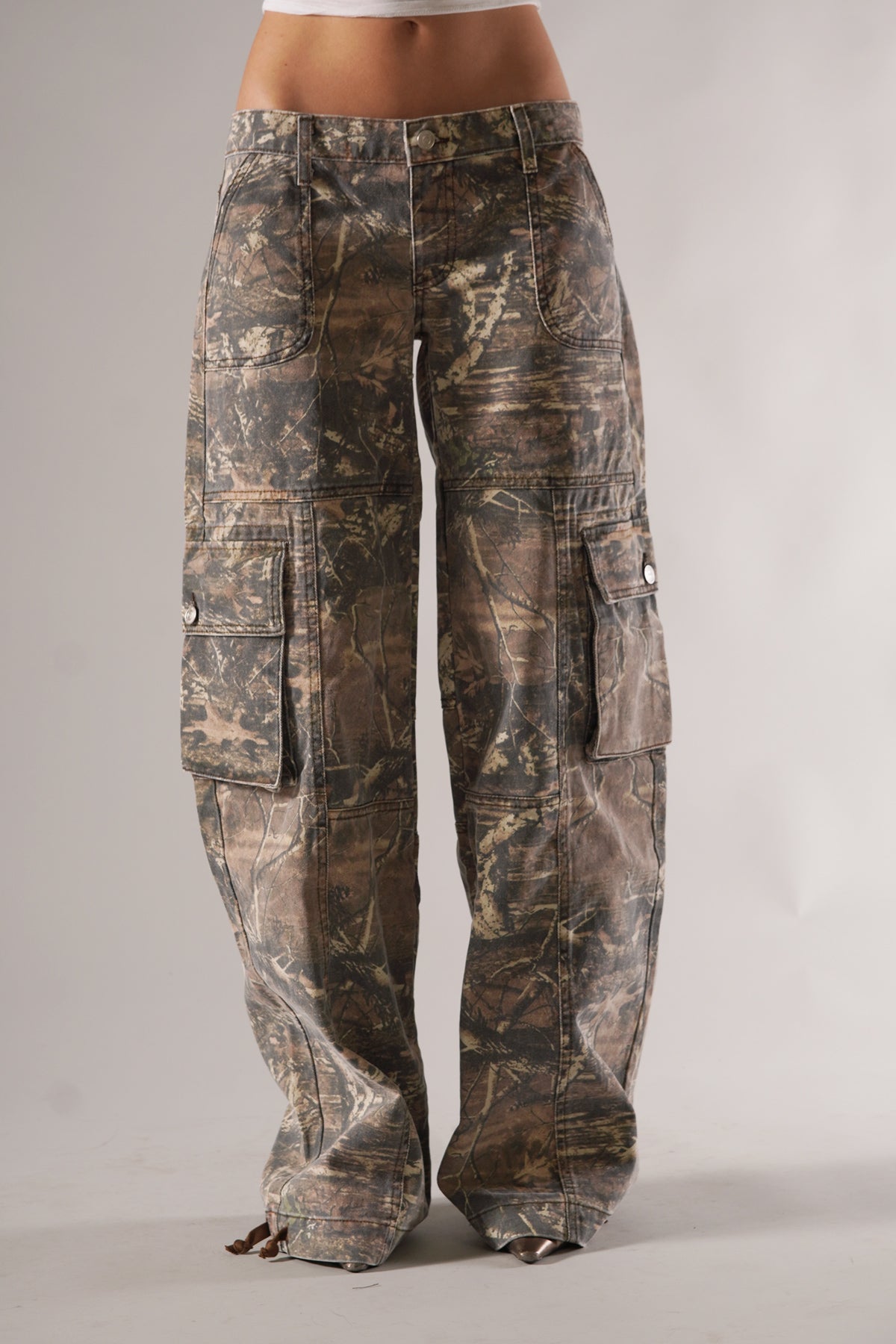Odette – Unisex-Cargohose im Tarnmuster