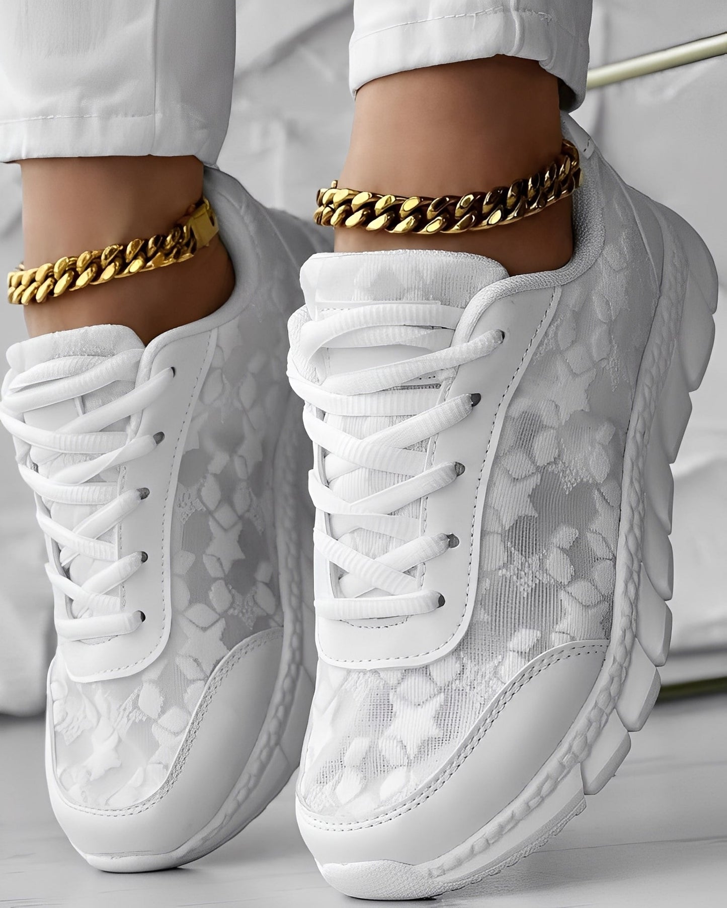Elisabeth - Bequeme, luftige Frauenschuhe mit Blumendekor