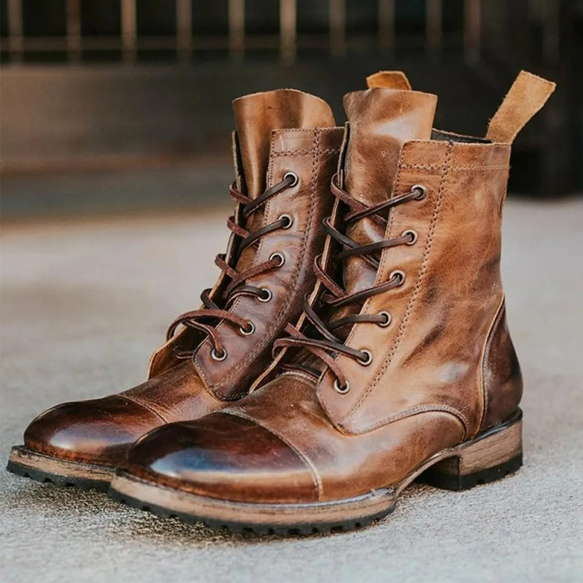 Tiberius – Graue Herrenstiefel mit runder Spitze