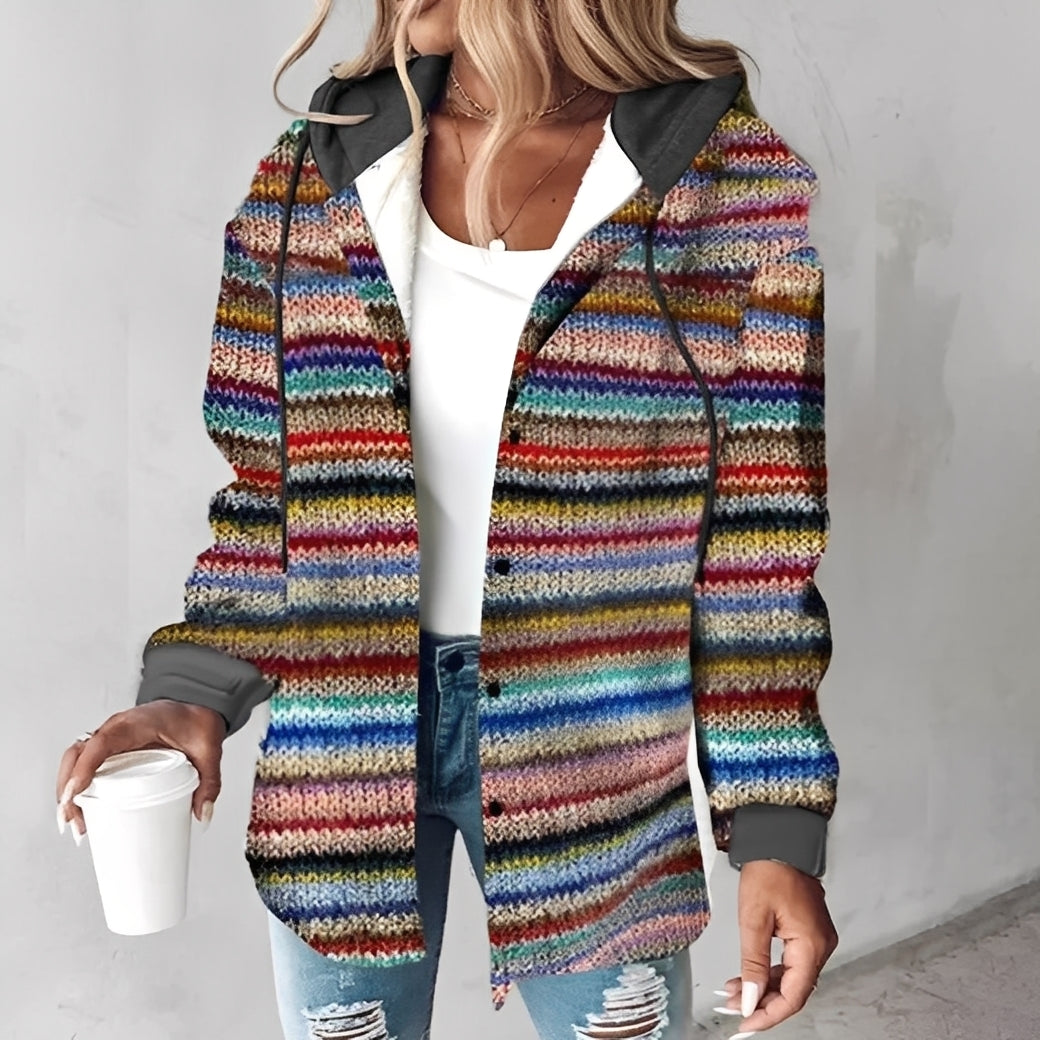 Martina - Bequeme Damenjacke mit Kapuze aus Wolle