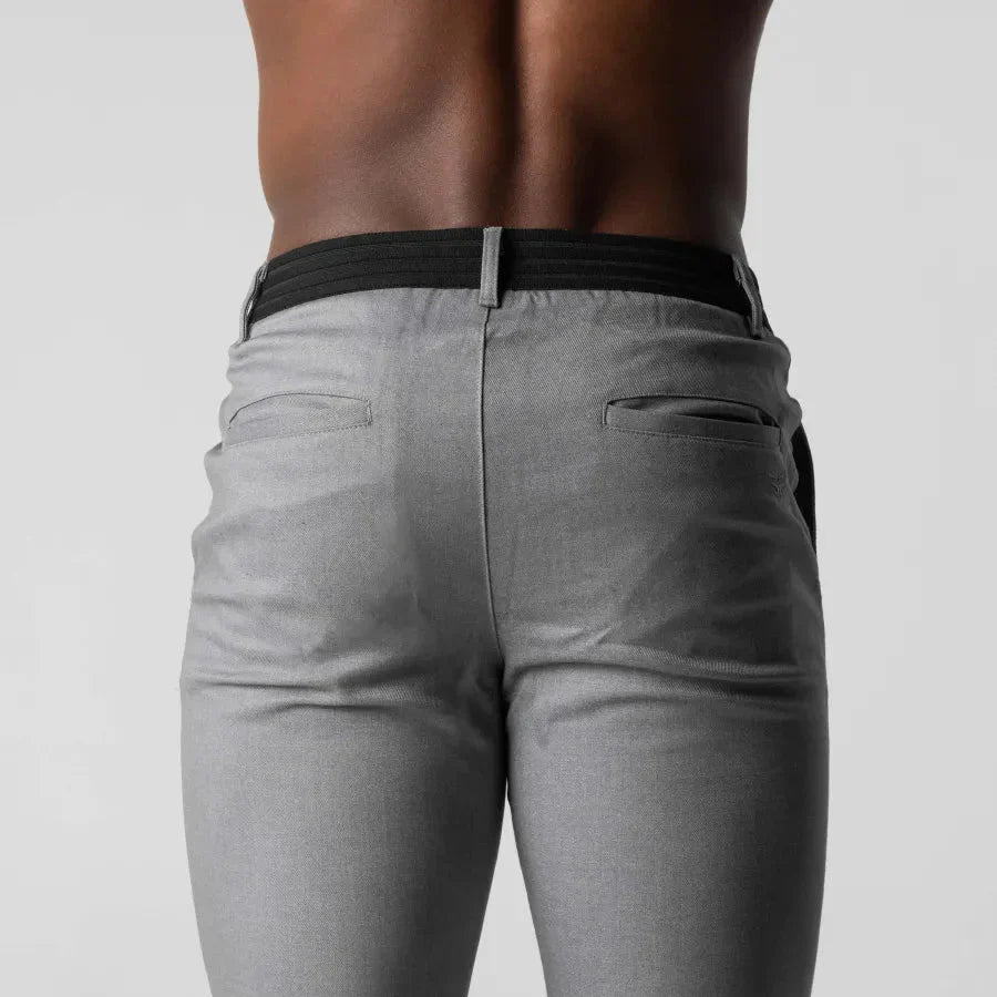 Bjorn – Eng geschnittene Chinohose