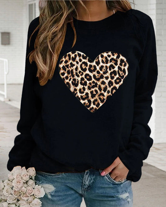 Tatjana – Leo-Sweatshirt mit Herzmuster