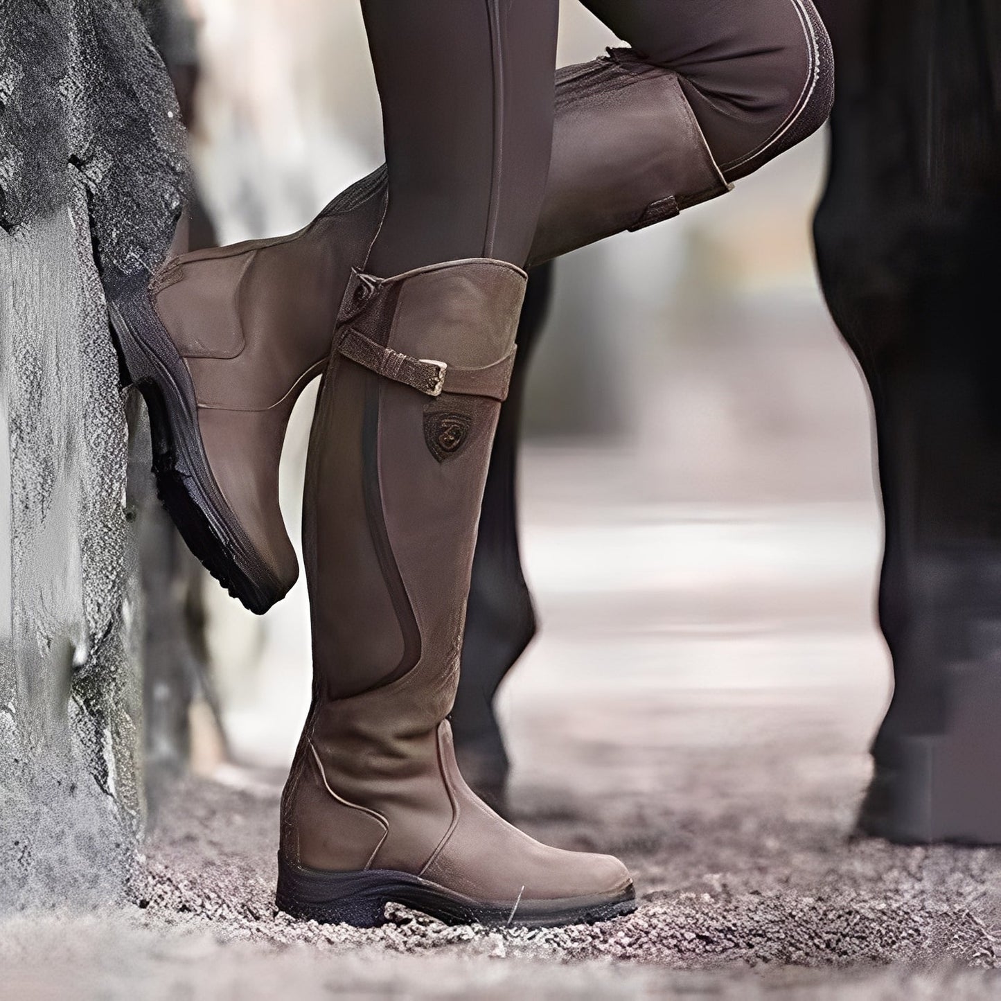 Lucie - Damen-Lederwanderstiefel mit Riemen