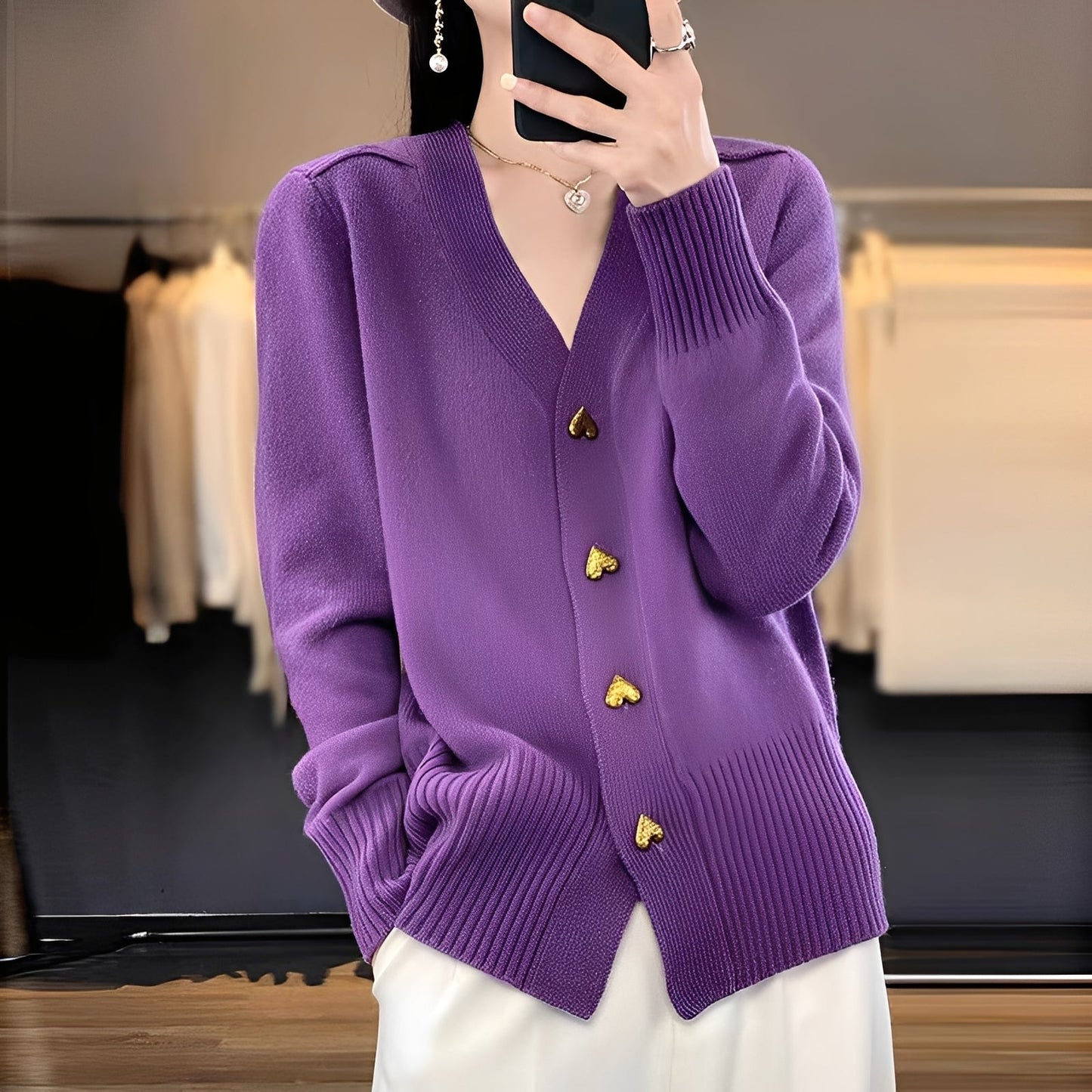Valarie - Damen-Strickjacke mit Herzknöpfen