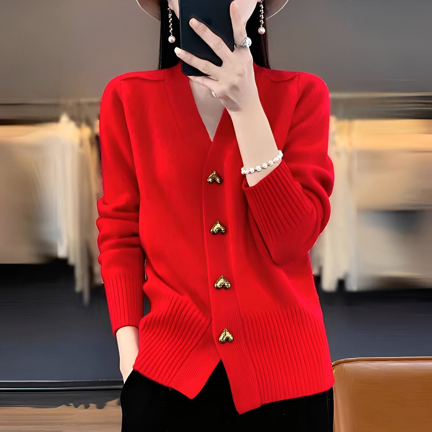Valarie - Damen-Strickjacke mit Herzknöpfen