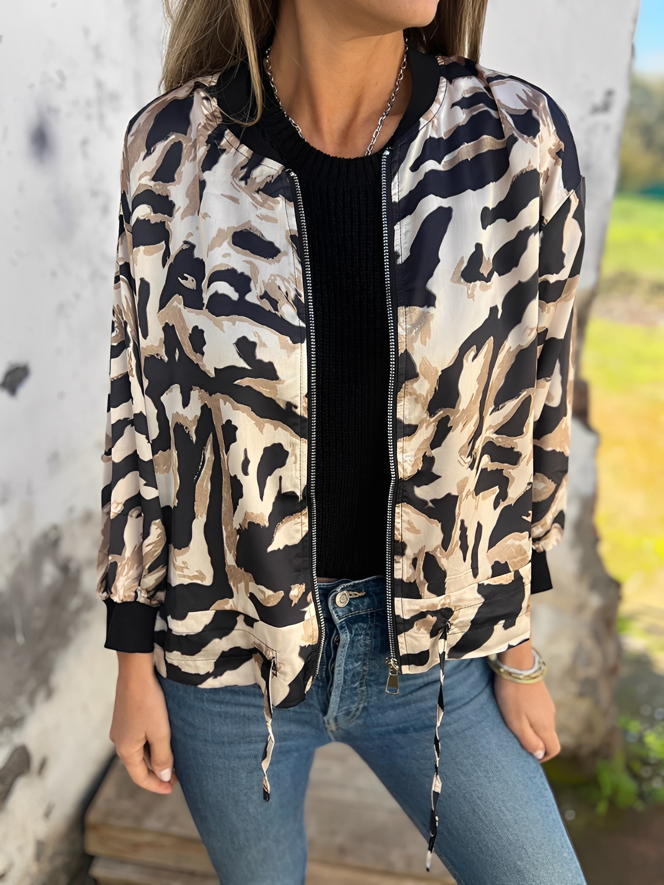 Ryana - Moderne Damenjacke mit Reißverschluss