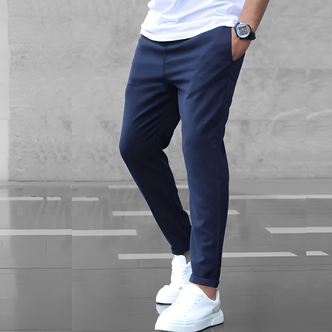 Aljure - Komfortable, schmal geschnittene Herrenhose