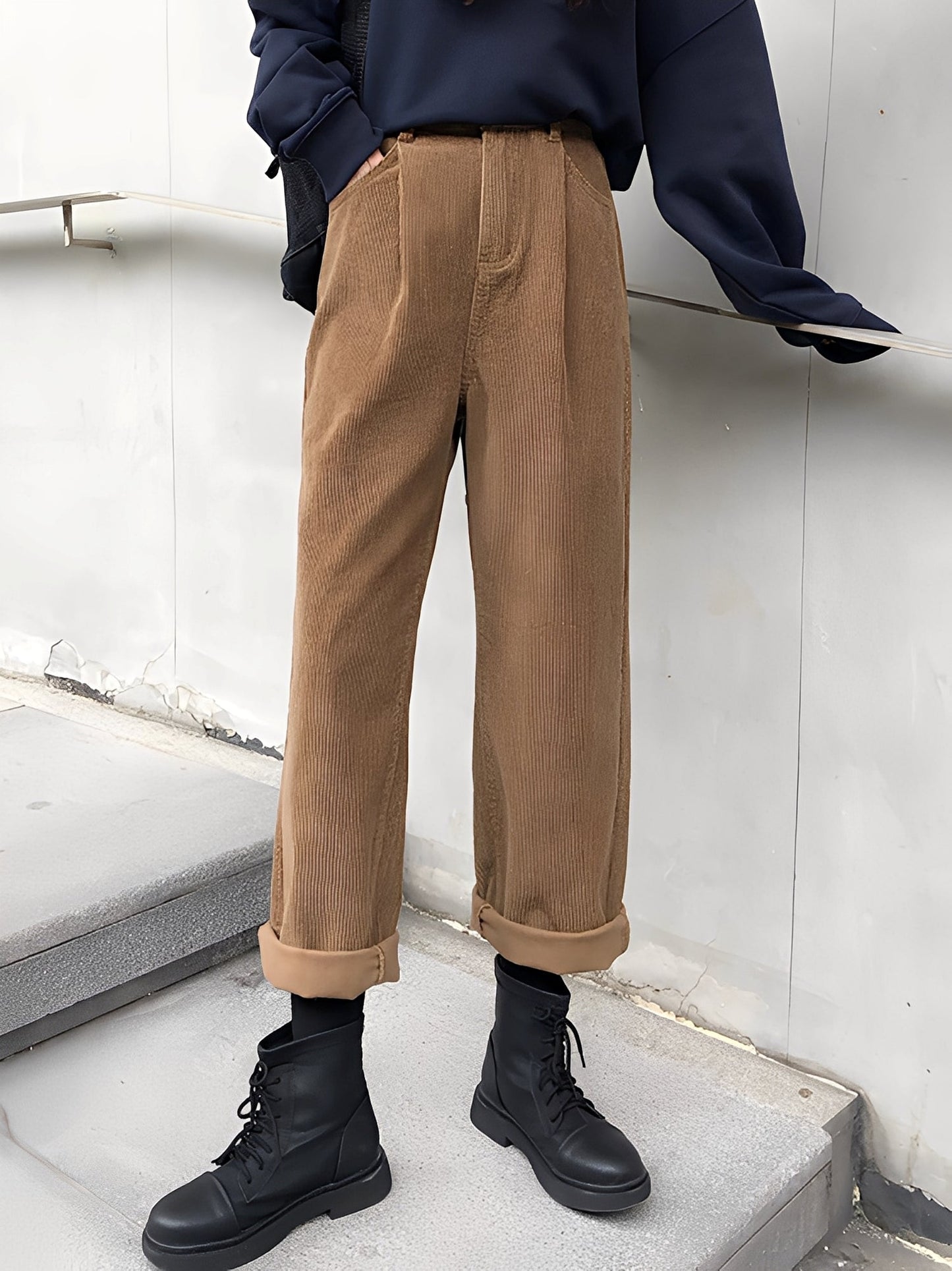 Shelbie - Damenweite Cordhose im klassischen Design
