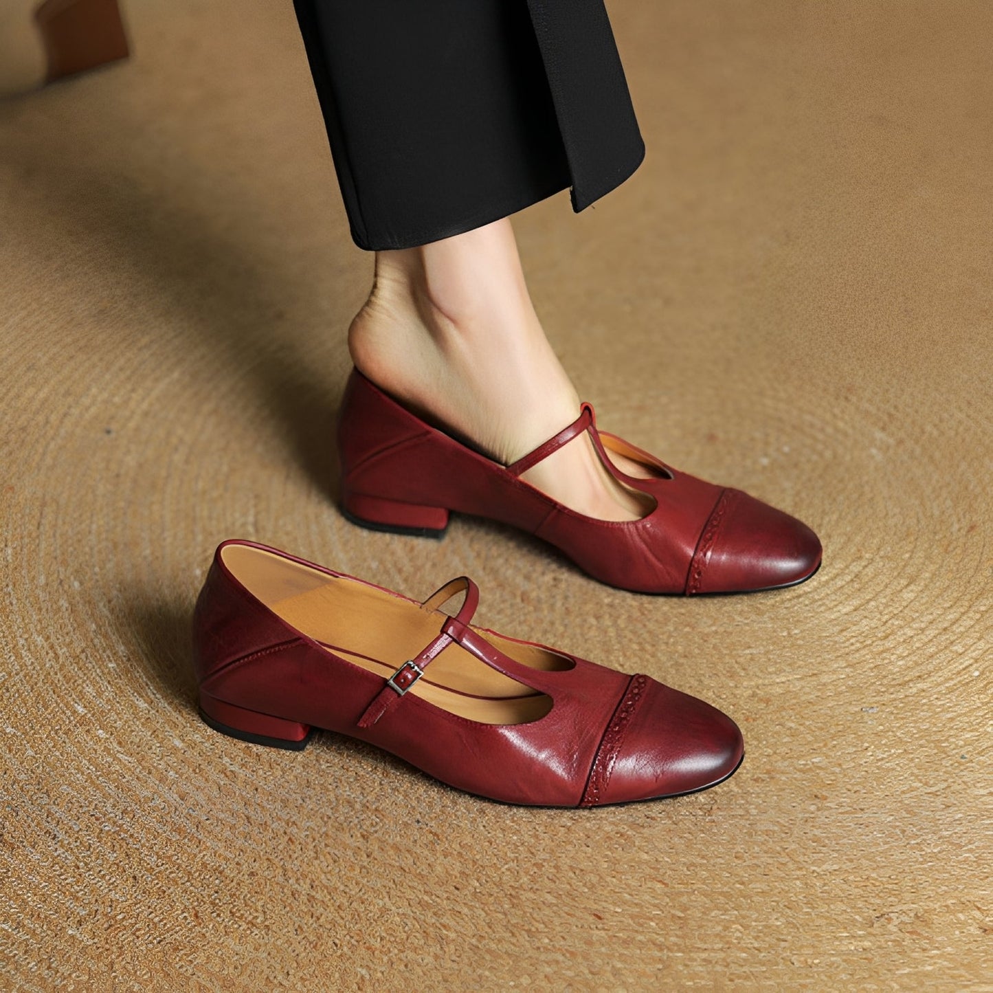 Bella - Legere Lederballerinas mit T-Schnalle für Damen