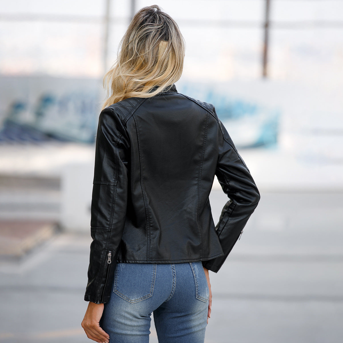Martha - Elegante, schmal geschnittene Damenlederjacke