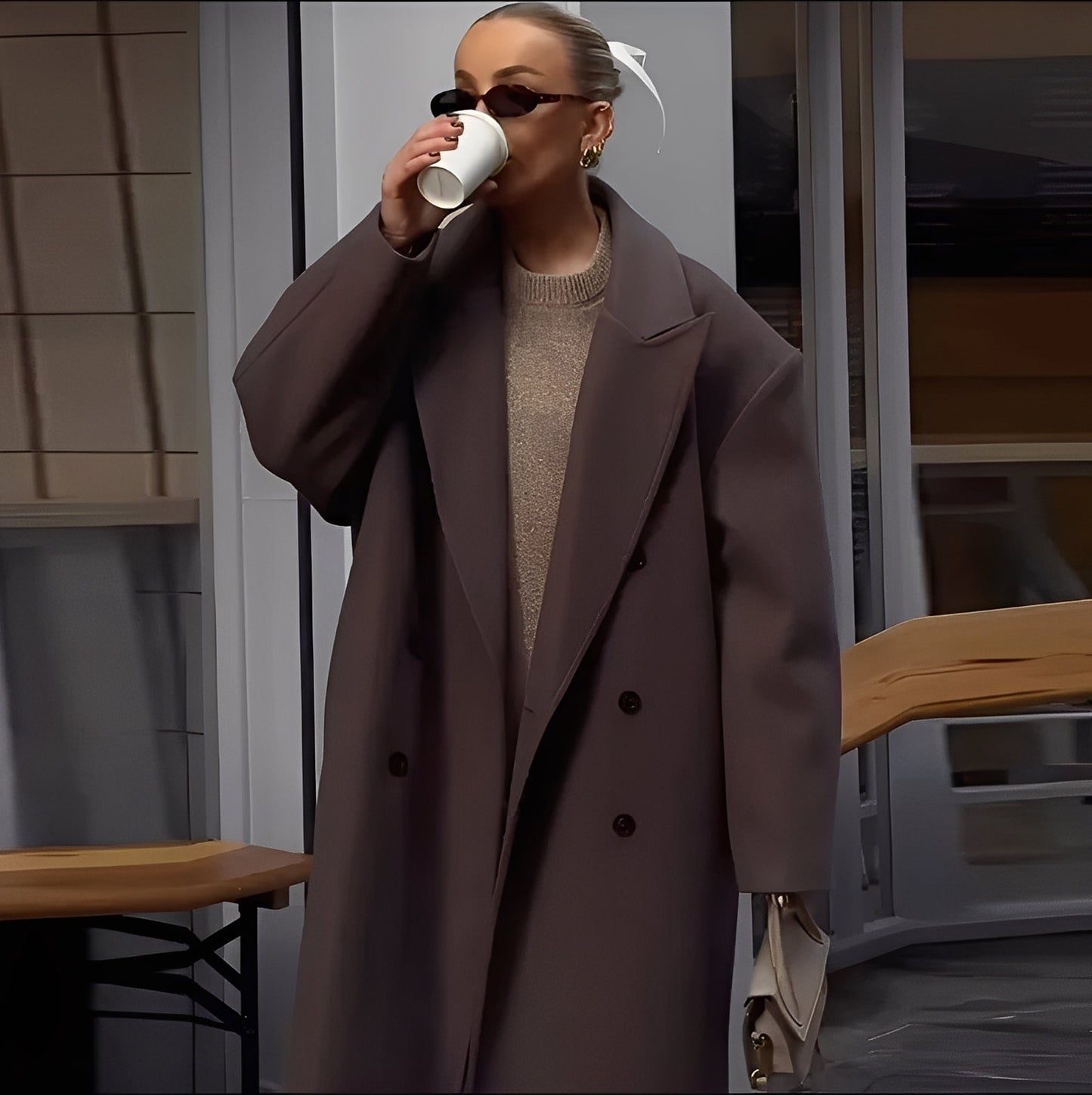 Veronica - Stilvoller, langer Damenmantel mit lockerer Schnittform