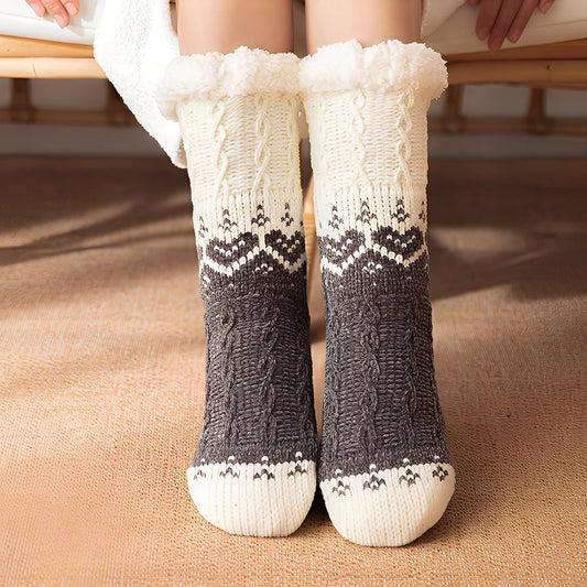 Danika - Stilvolle gestrickte Kuschelsocken mit Herzdesign für Damen