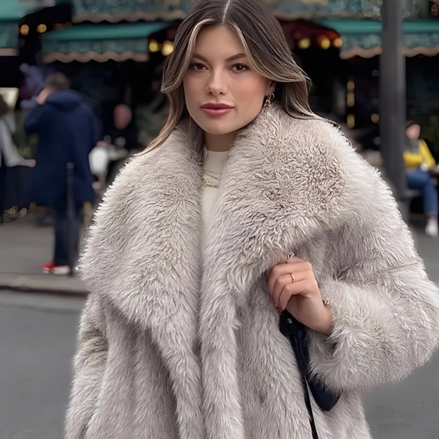 Jennifer - Moderne Frauenjacke aus Kunstpelz