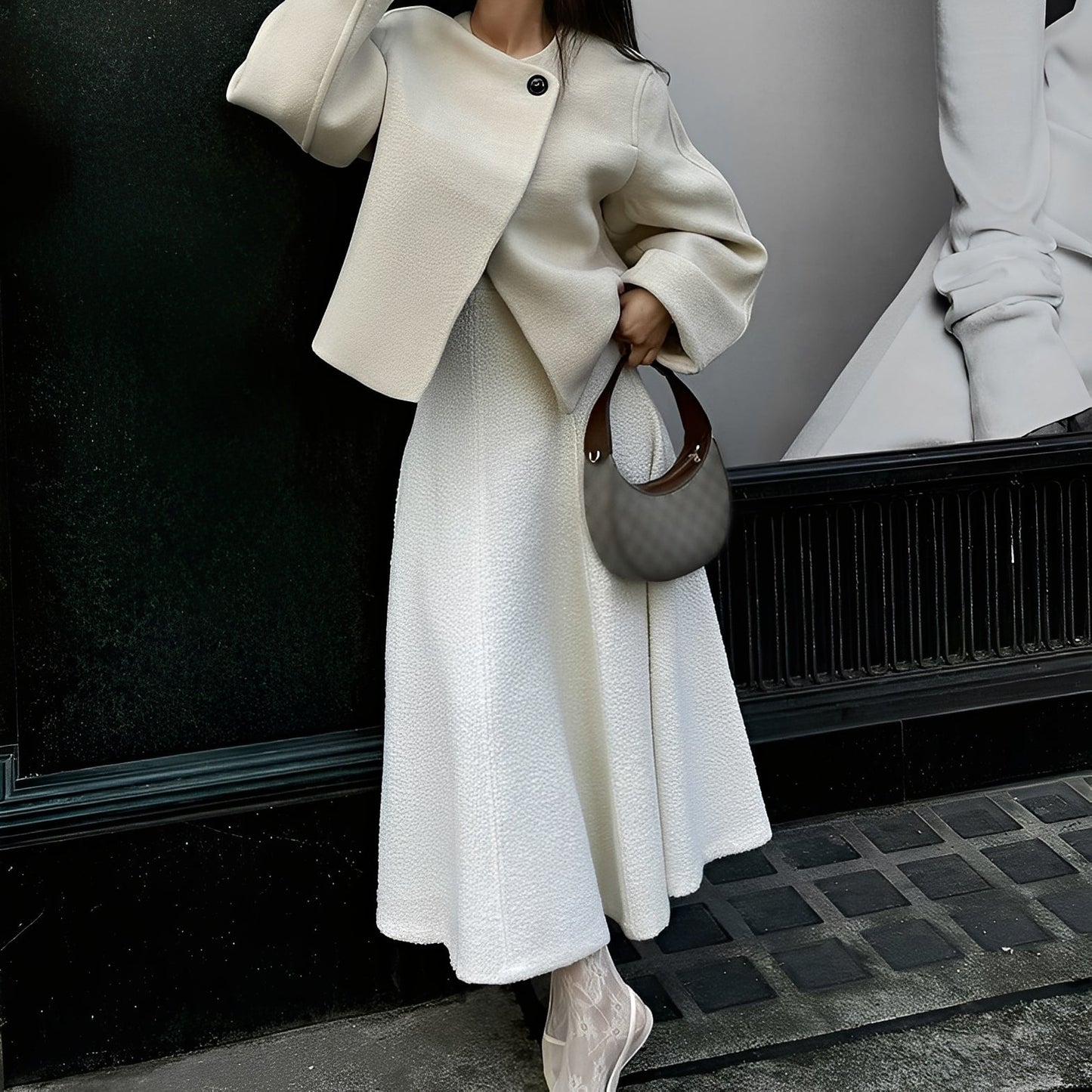 Beatrice - Eleganter kurzer Damenmantel aus Wolle