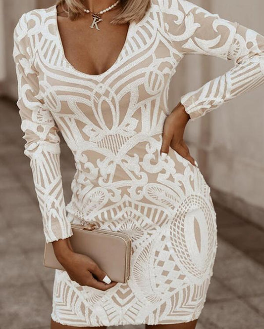 Adeline – Figurbetontes Minikleid mit V-Ausschnitt