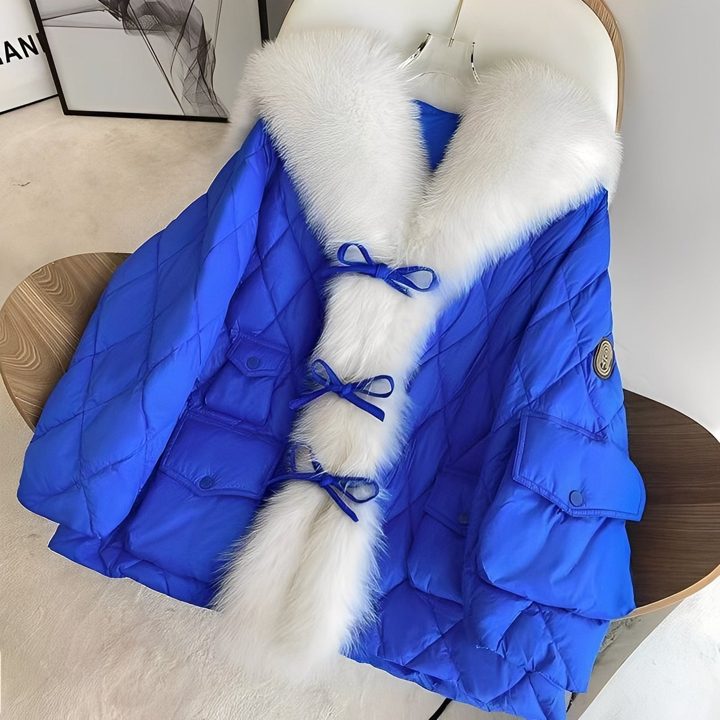 Marjorie - Modische Damen-Daunenjacke mit Pelzkragen