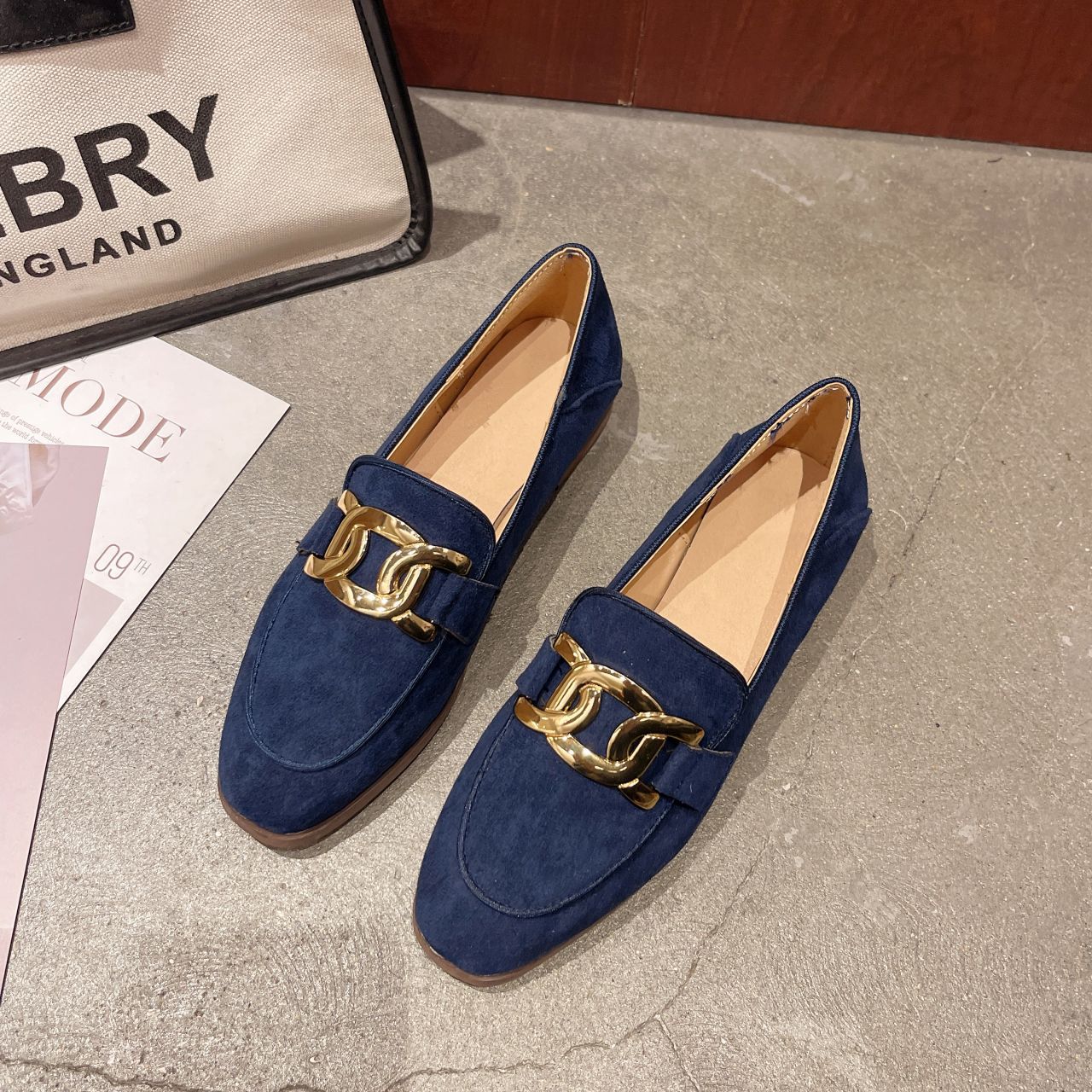 Alice - Klassische, auffällige Wildleder-Loafer für Damen