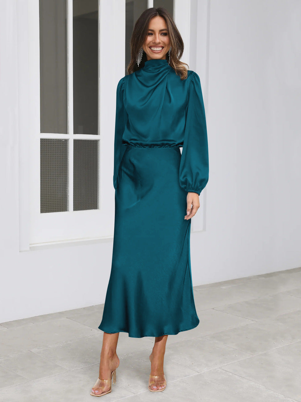 Danica - Elegantes langärmeliges Neckholderkleid für Frauen