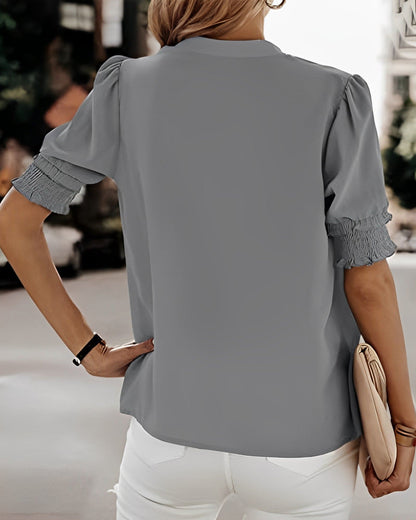 Sophia – Bluse mit V-Halsausschnitt und kurzen Ärmeln