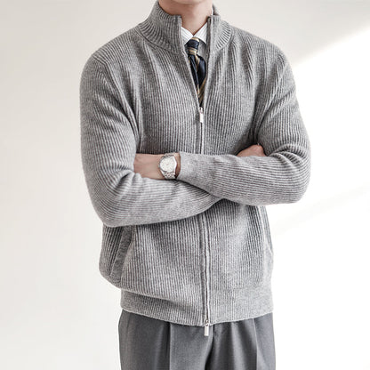 Theo – Komfortable Herrenstrickjacke