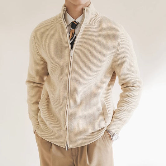 Theo – Komfortable Herrenstrickjacke