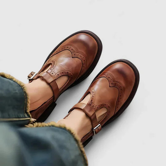 Léana - Klassische T-Riemen-Damenschuhe aus Leder