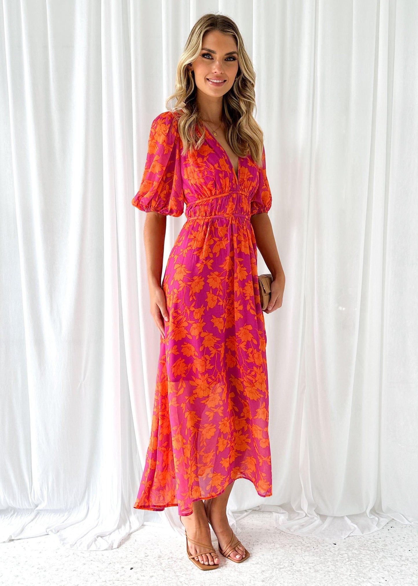 Kathy – Langes Kleid mit V-Ausschnitt