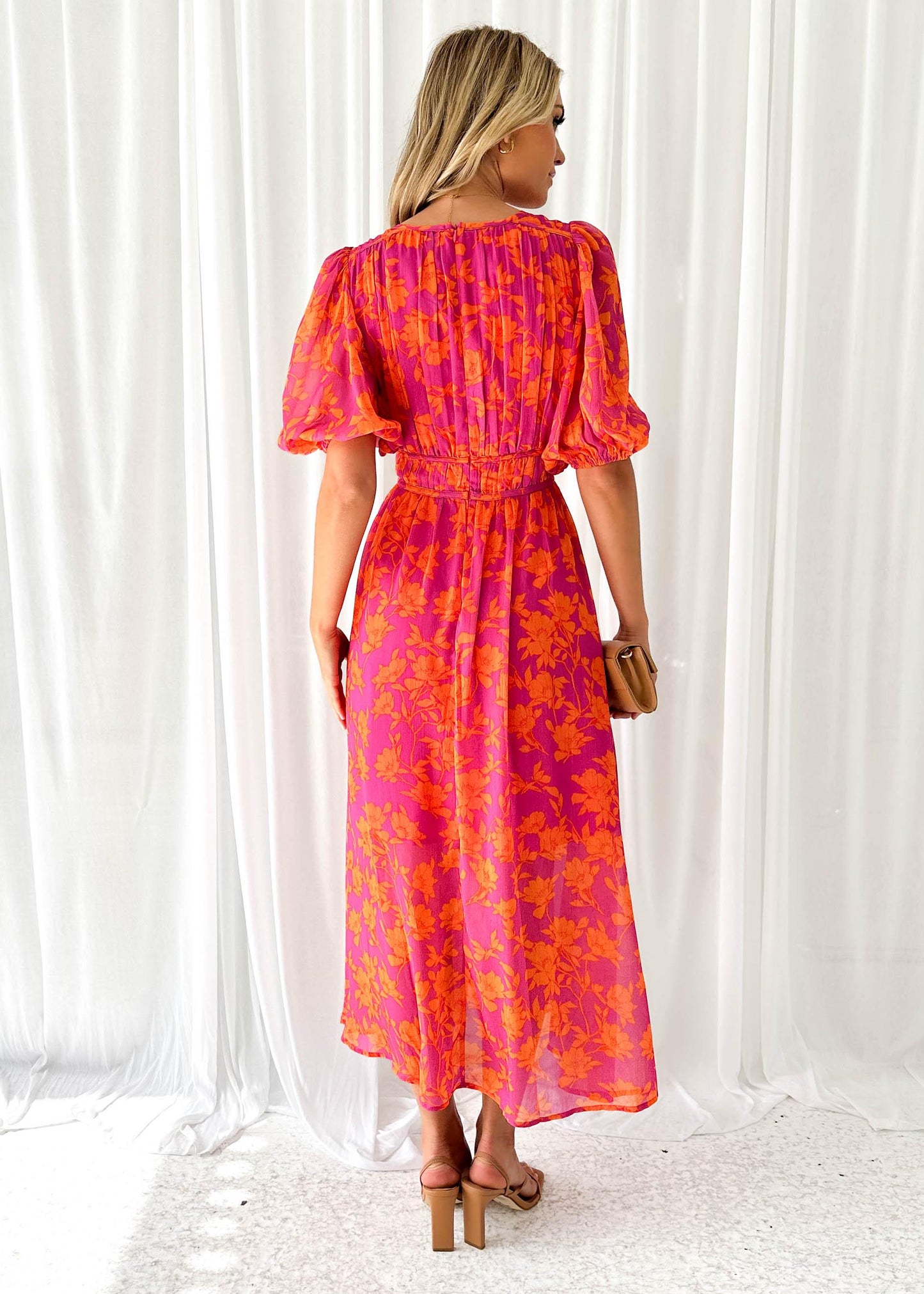 Kathy – Langes Kleid mit V-Ausschnitt
