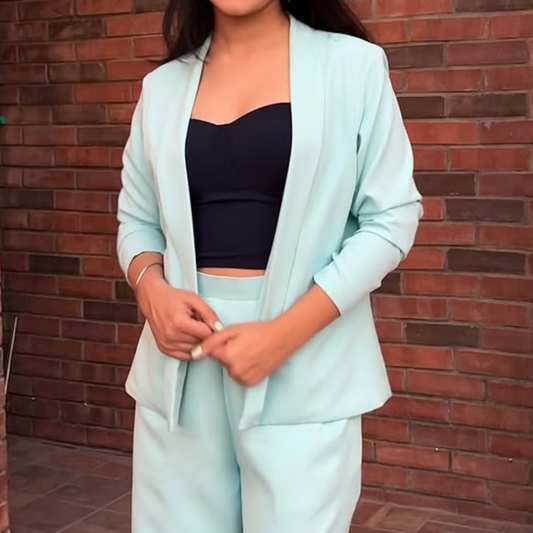 Minimalistisches Blazer-Set in Mintgrün