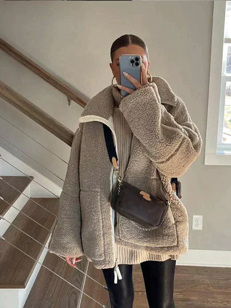 Daria – Teddy Oversize Mantel
