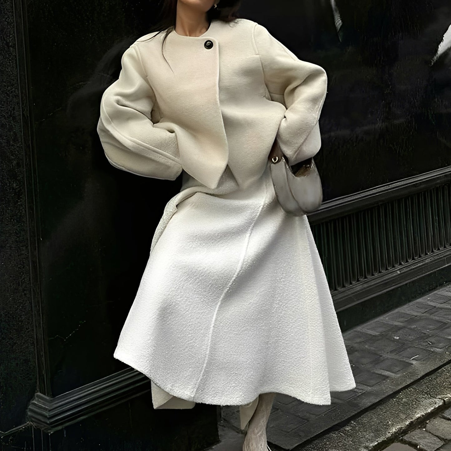 Beatrice - Eleganter kurzer Damenmantel aus Wolle