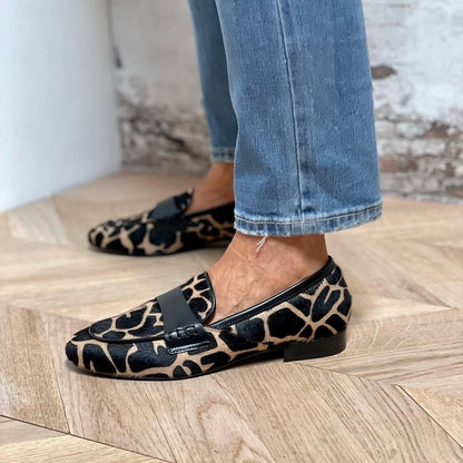 Katherina - Damen-Loafer mit schwarzem Detail im eleganten Stil